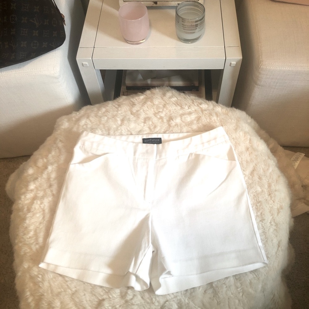 ⭐️FINAL PRICE DROP⭐️Ann Taylor Shorts. White, Size 4.